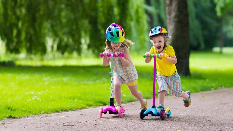 Best Scooters For Kids (Expert Guide & Reviews 2020) | HMHB